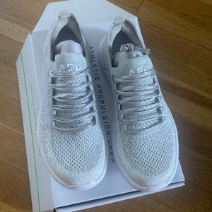APL womenswear tech loom breeze in silver